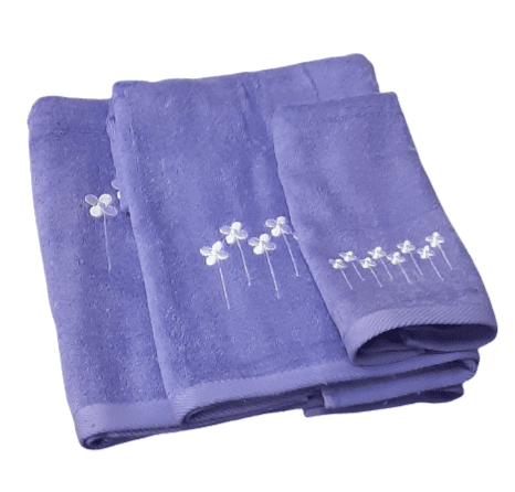 Juego de toallas lilas con flores. 3 piezas - 1