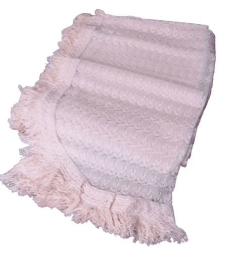 Colcha encaje rosa con flecos. Cama - 2