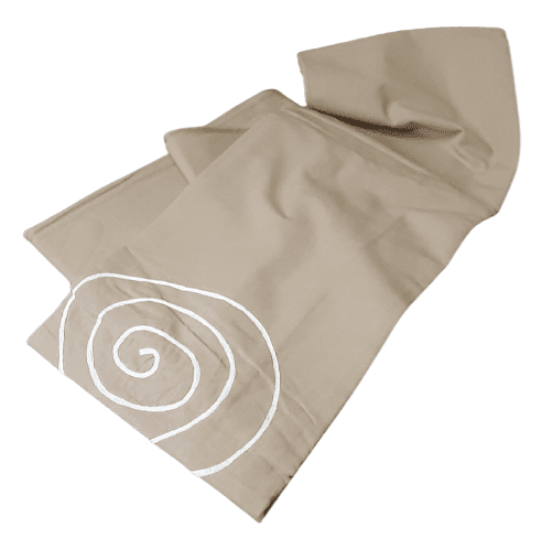 Colcha multiusos camel con estrellas.  Cama 90 - 2