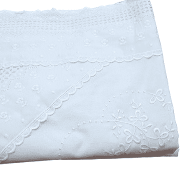 Sábanas blancas muy bordadas. Cama 135 - 2