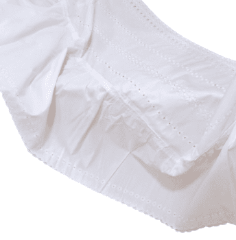 Colcha verano bordada con volante. Cama 90 - 1