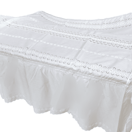 Colcha verano bordada con volante. Cama 80