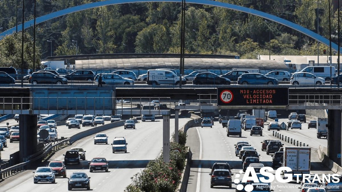 Llega al Congreso la denuncia por las multas "indiscriminadas" de la DGT a los transportistas por contravenir restricciones