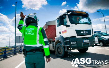 La DGT reconoce casi 2.000 multas indebidas a camiones en días de restricciones