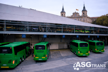 El Gobierno renueva la imagen de los autobuses estatales para modernizar el transporte público