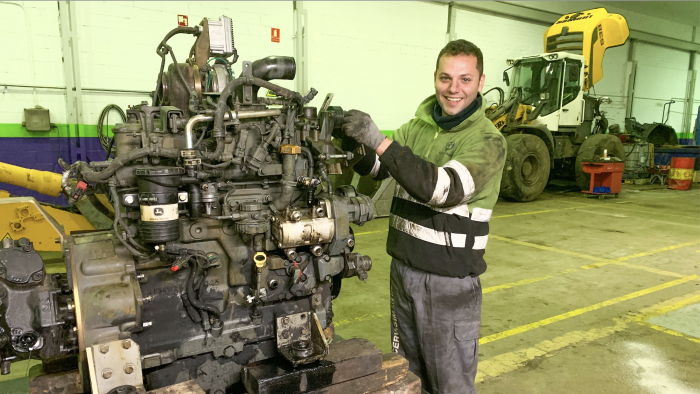 Reparación de motor John Deere en Liebherr L538