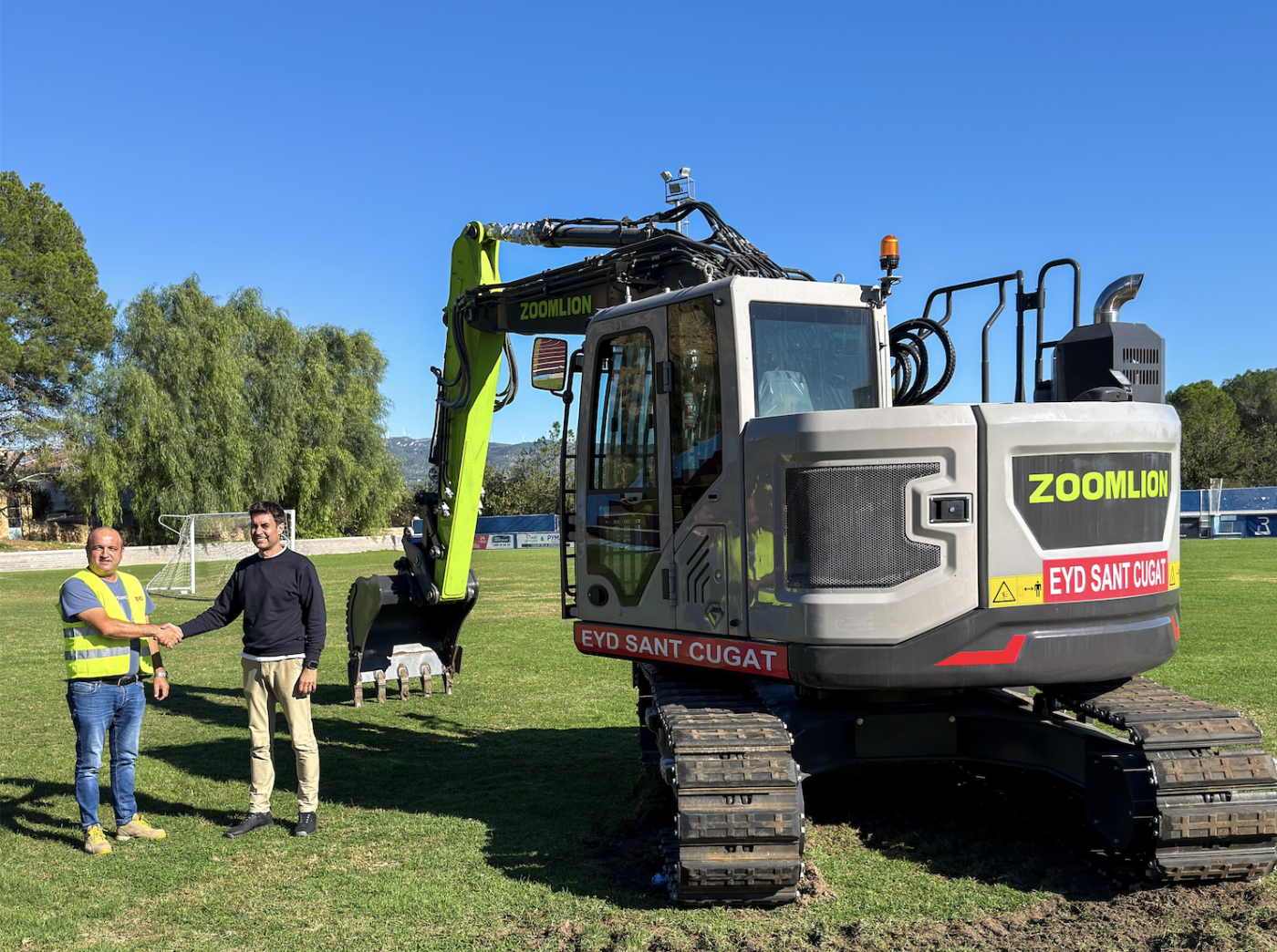 Entrega en Roquetes (Tarragona): Zoomlion ZE145GU para Excavaciones y Demoliciones Sant Cugat