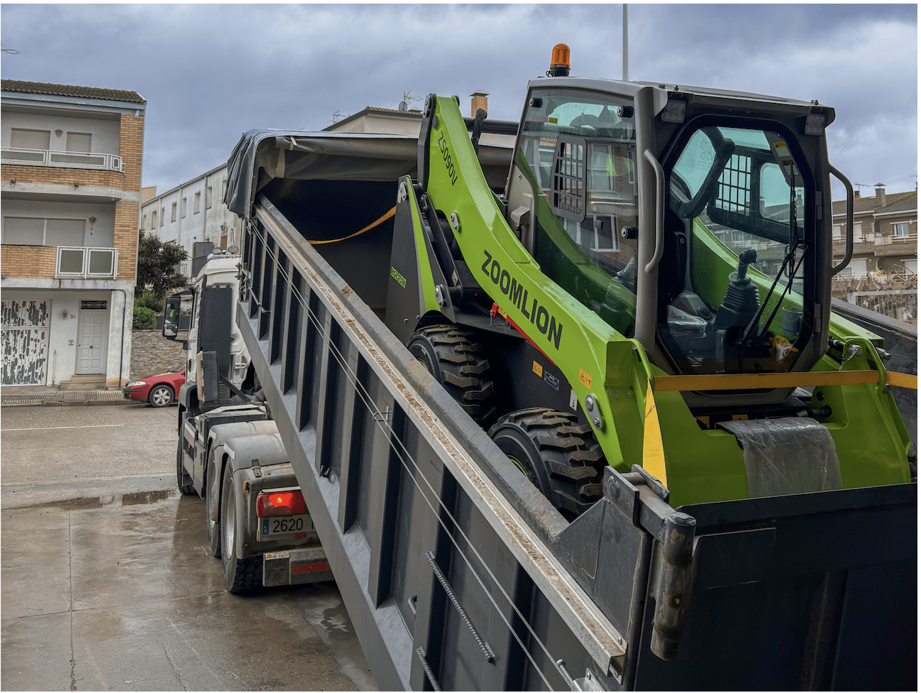 Entrega de la Zoomlion ZS090V a Jordi Varnedas en Santa Coloma de Farners