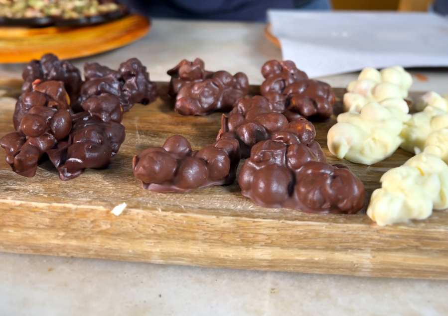 Avellanas con Chocolate: Explosión de Placer en Cada Bocado