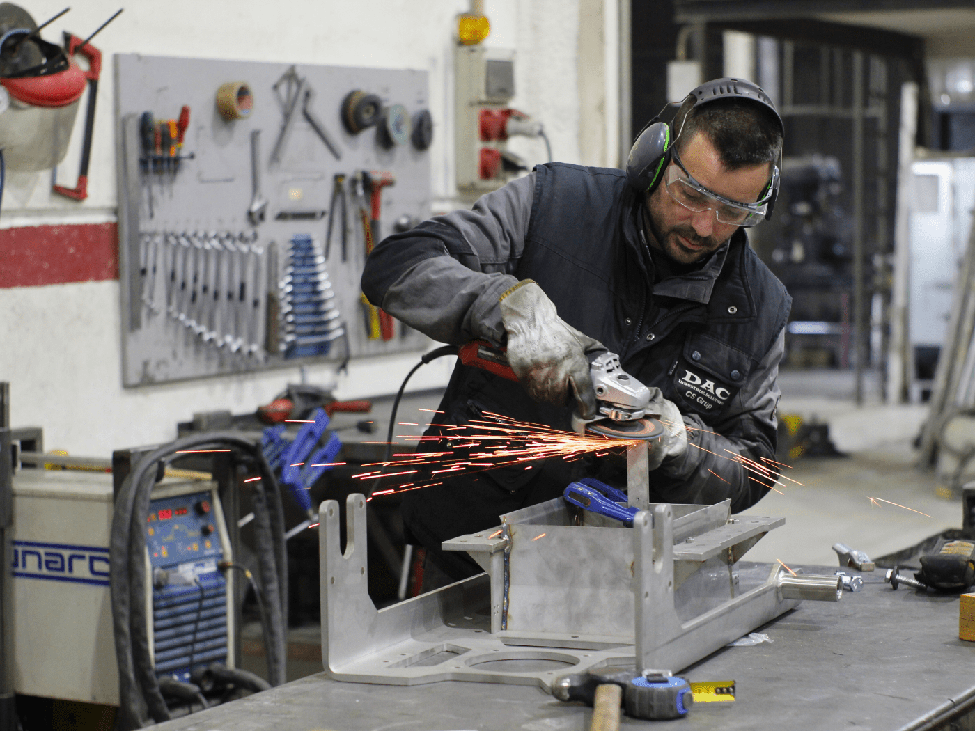 Maquinaria a medida para soluciones industriales únicas