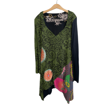 Vestit estampado. Desigual