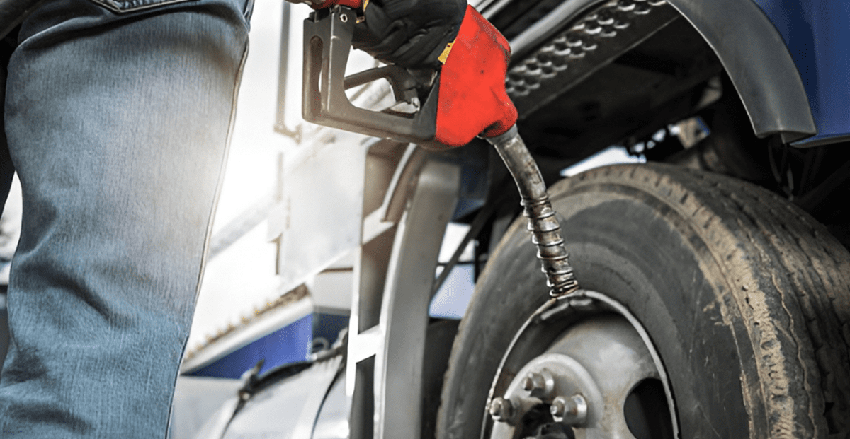 Fenadismer denuncia el abuso de las petroleras ante la subida del gasóleo por el conflicto en Irán