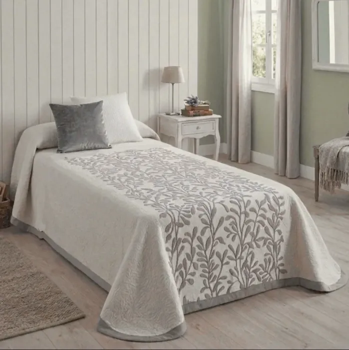 Colcha reversible hojas gris. Cama 90