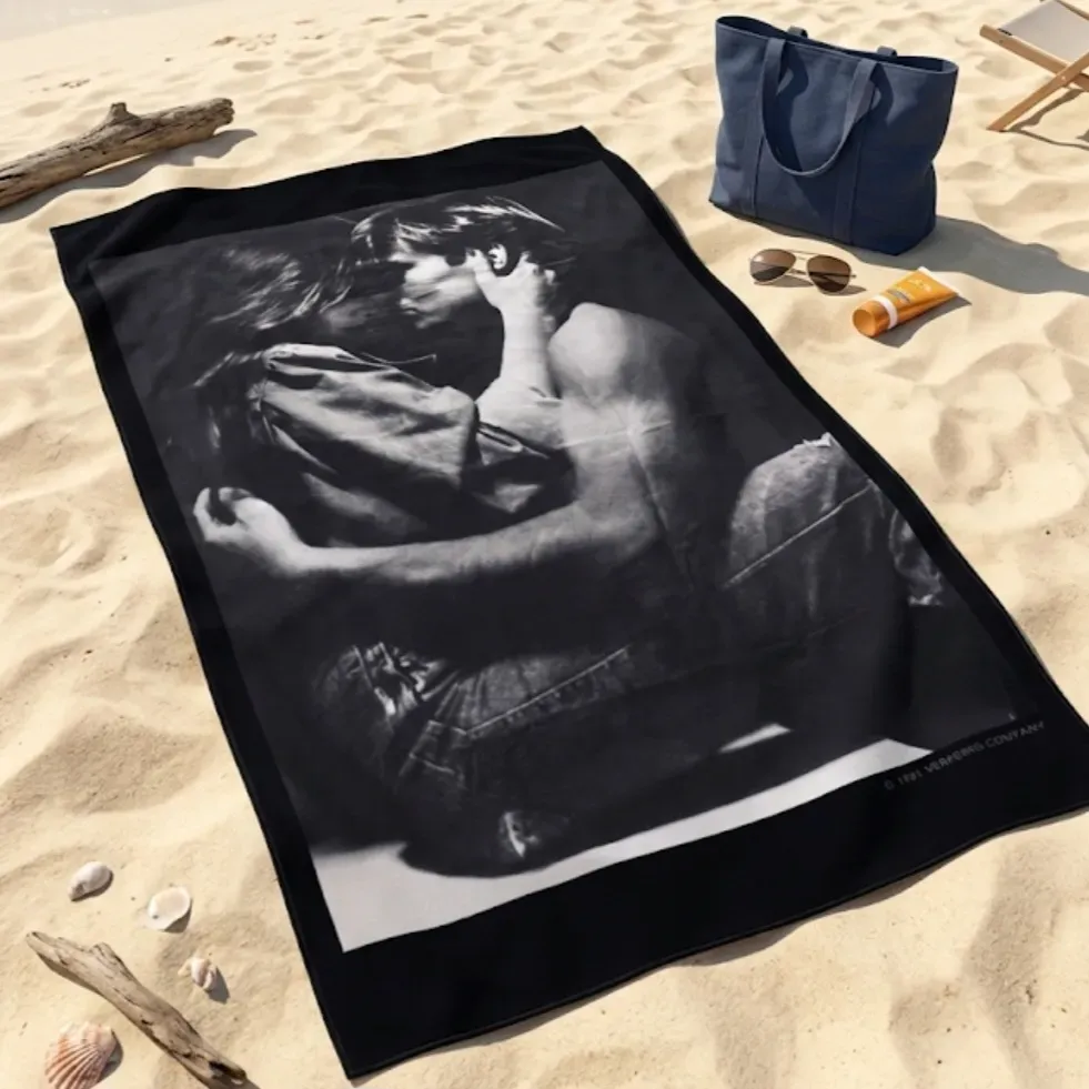 Toalla de playa negra in love 105 x 180