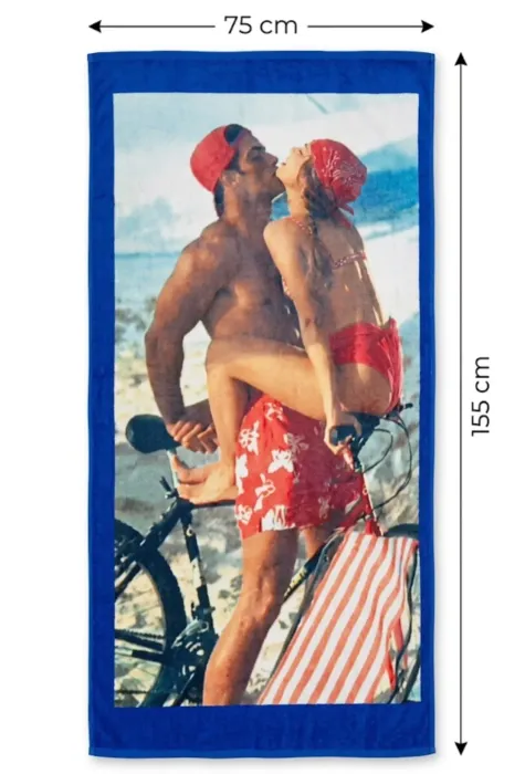 Toalla playa pareja en bici - 1