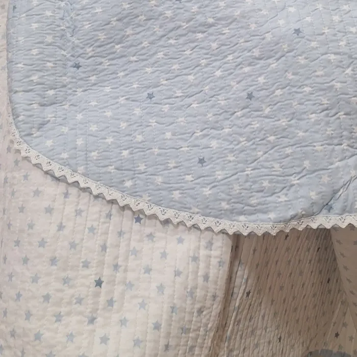 Colcha boutie estrellitas celeste y blanco. Cama 135 - 2