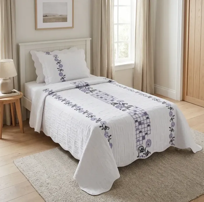 Colcha greca flores morada. CAMA 90