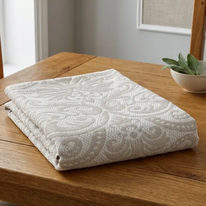 Colcha de verano adamascada beige. Cama 80 - 3