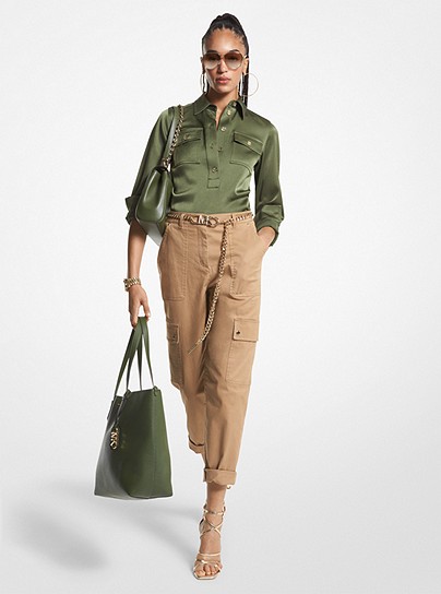 MICHAEL KORS camisa en raso color caqui con  bolsillos