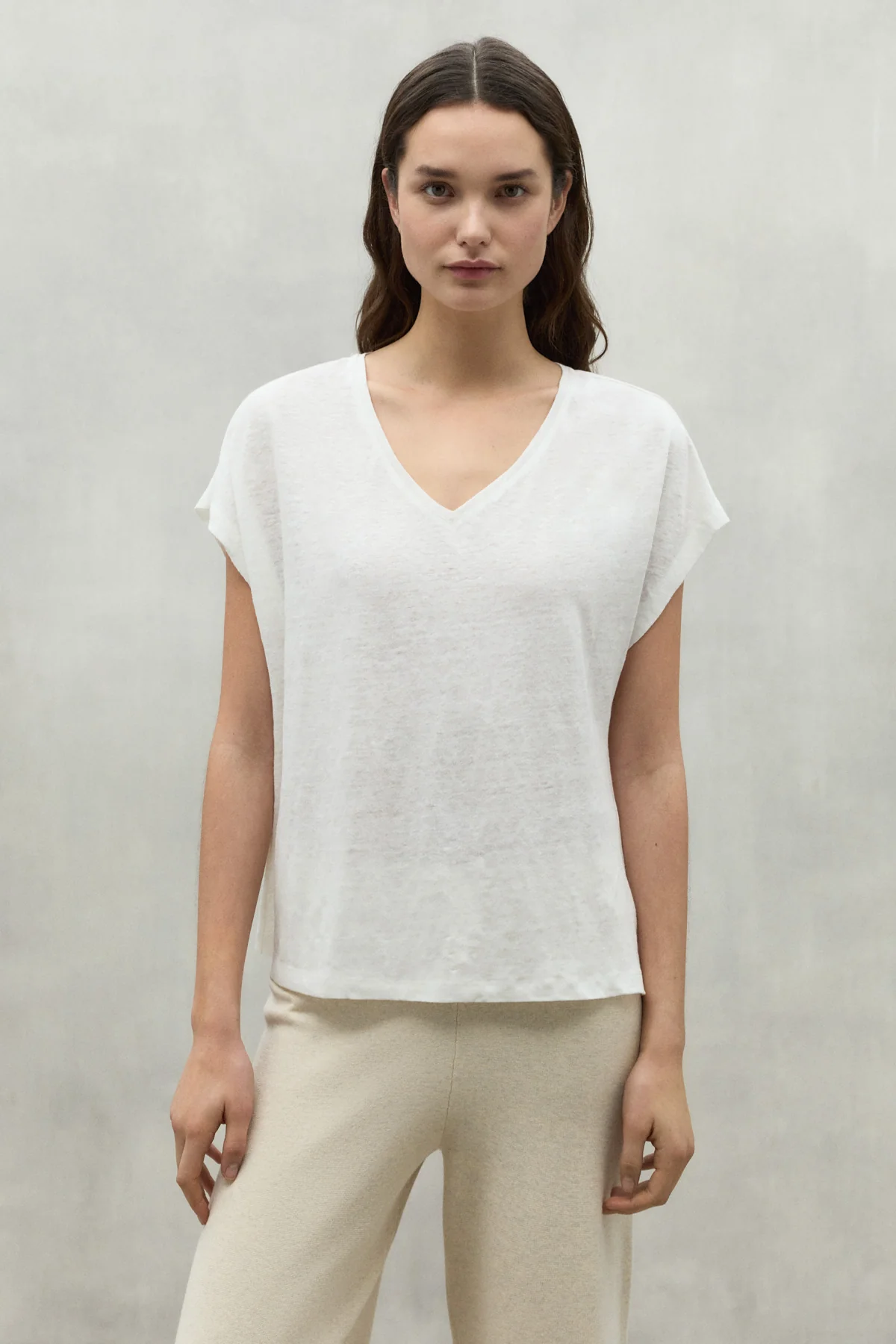 ECOALF camiseta en lino manga corta color blanco y escote pico