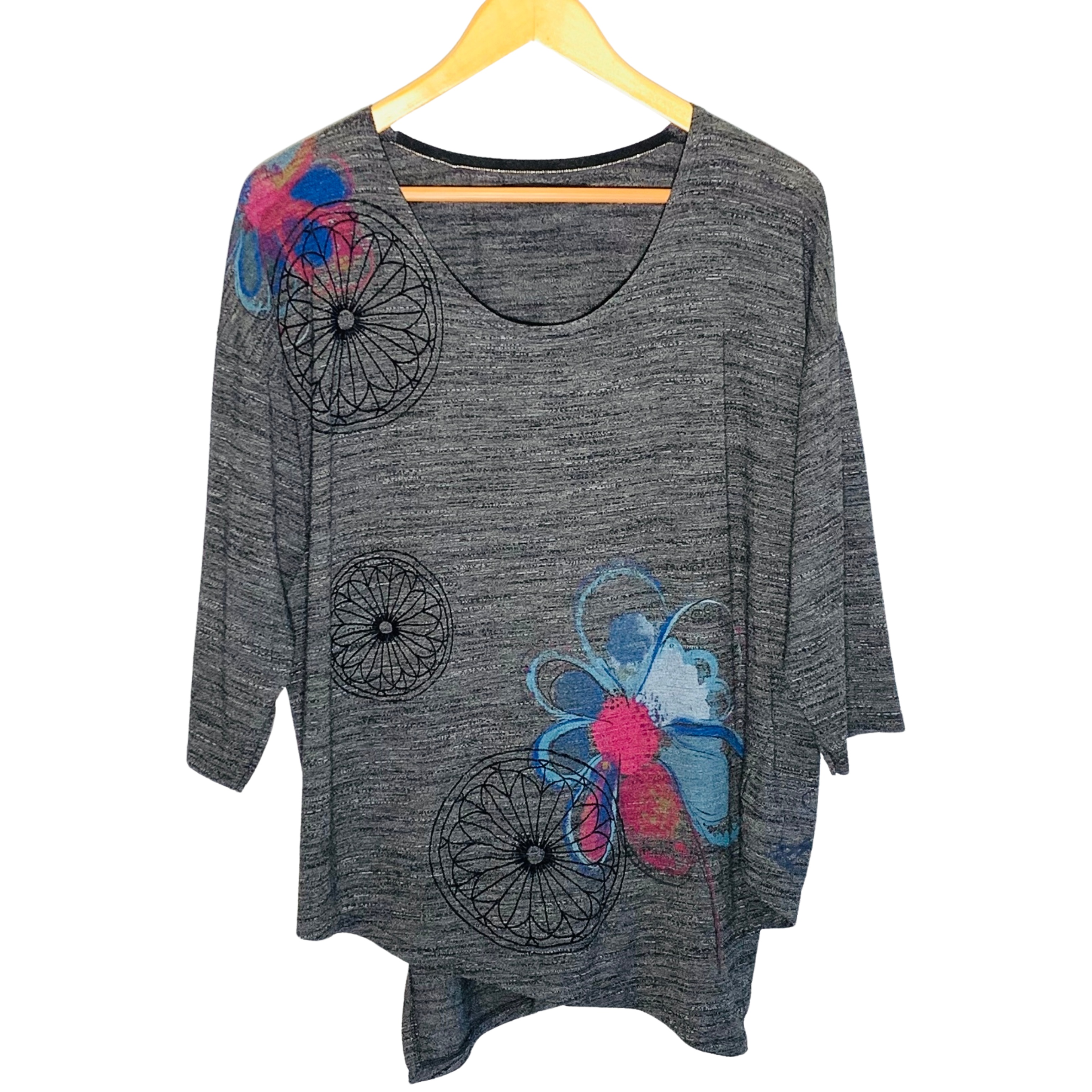Camiseta Desigual, gris con flor
