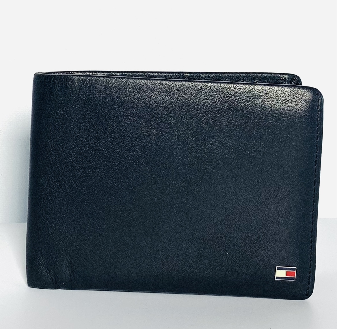 Cartera Tommy Hilfiger de pell negra