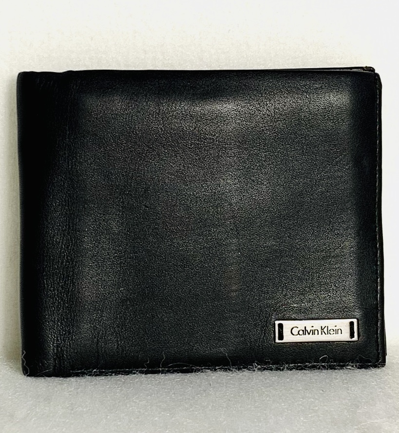 Cartera Calvin Klein de pell negra