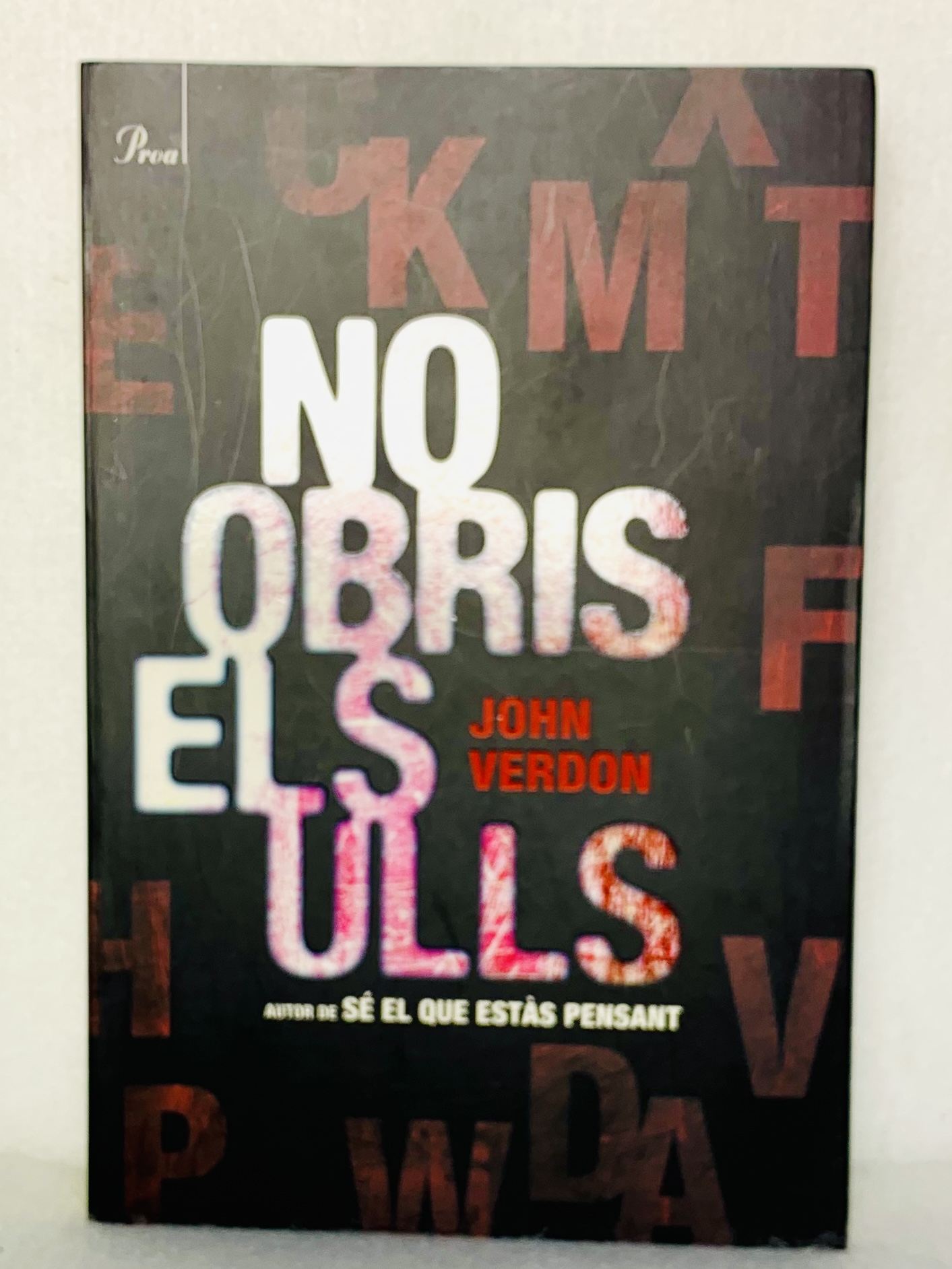No abras los ojos