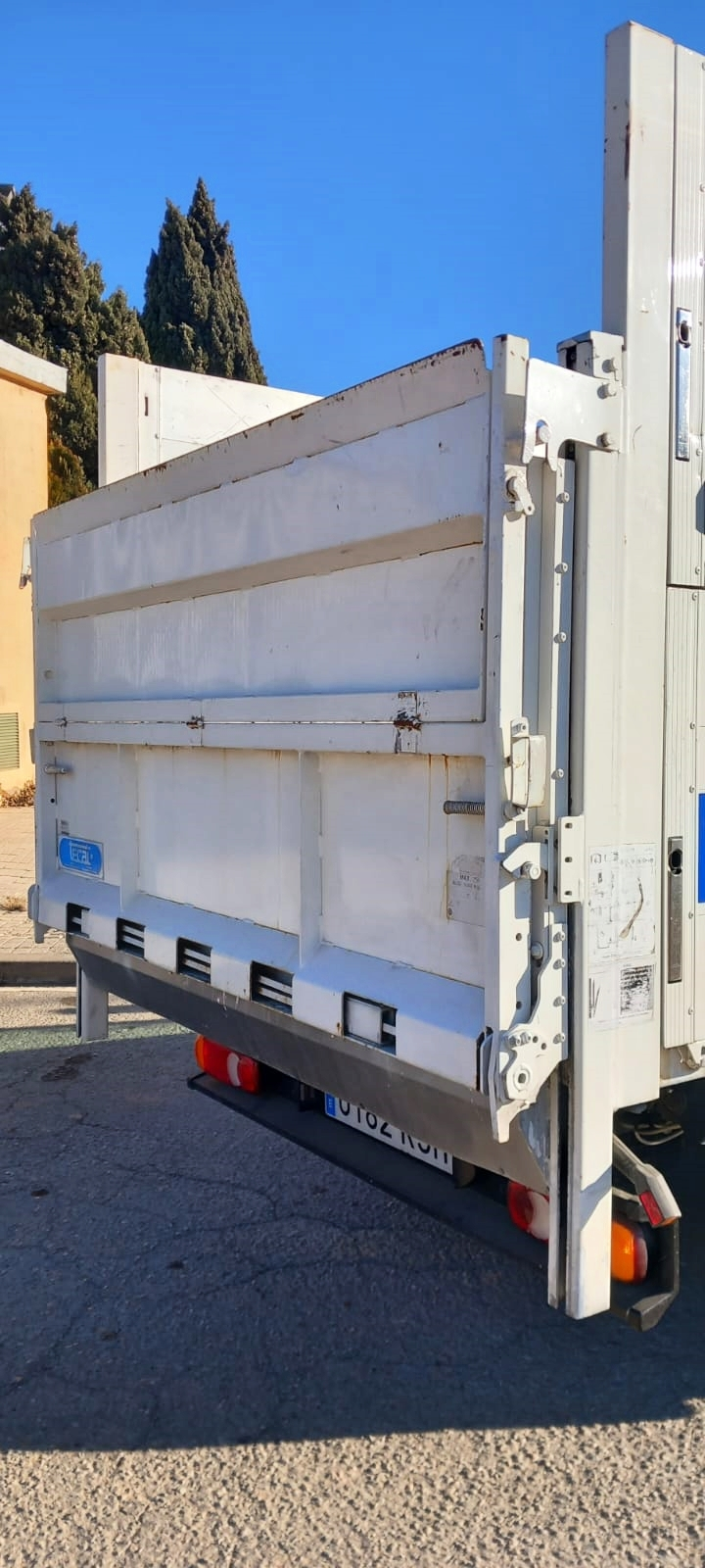 (248) Caja basculante 3,5tn plataforma elevadora columnas - 5