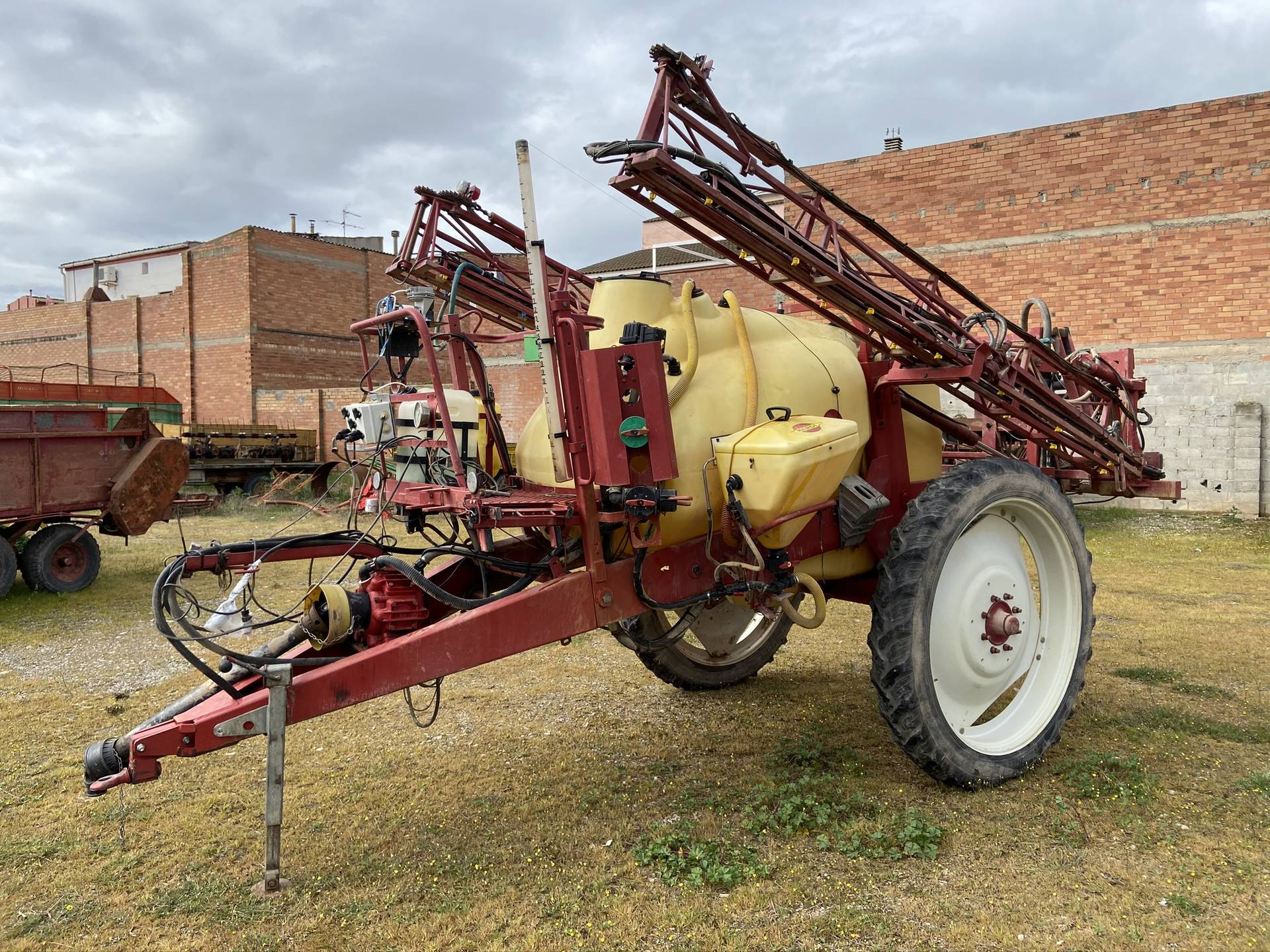 U3374 Equip Hardi Arrastrat 3.000 l. 16 mts. amb documentació
